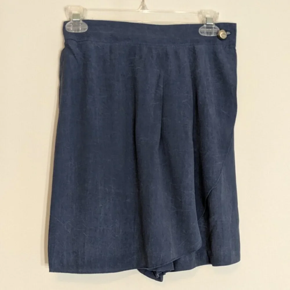 BYER CALIFORNIA Blue Pleated Short Wrap Skort; Size M